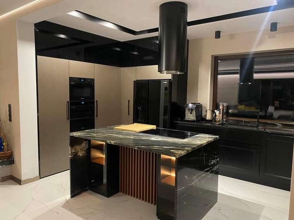 Stolarz kuchnia z wyspą projekt i wykonanie Warszawa i okolice